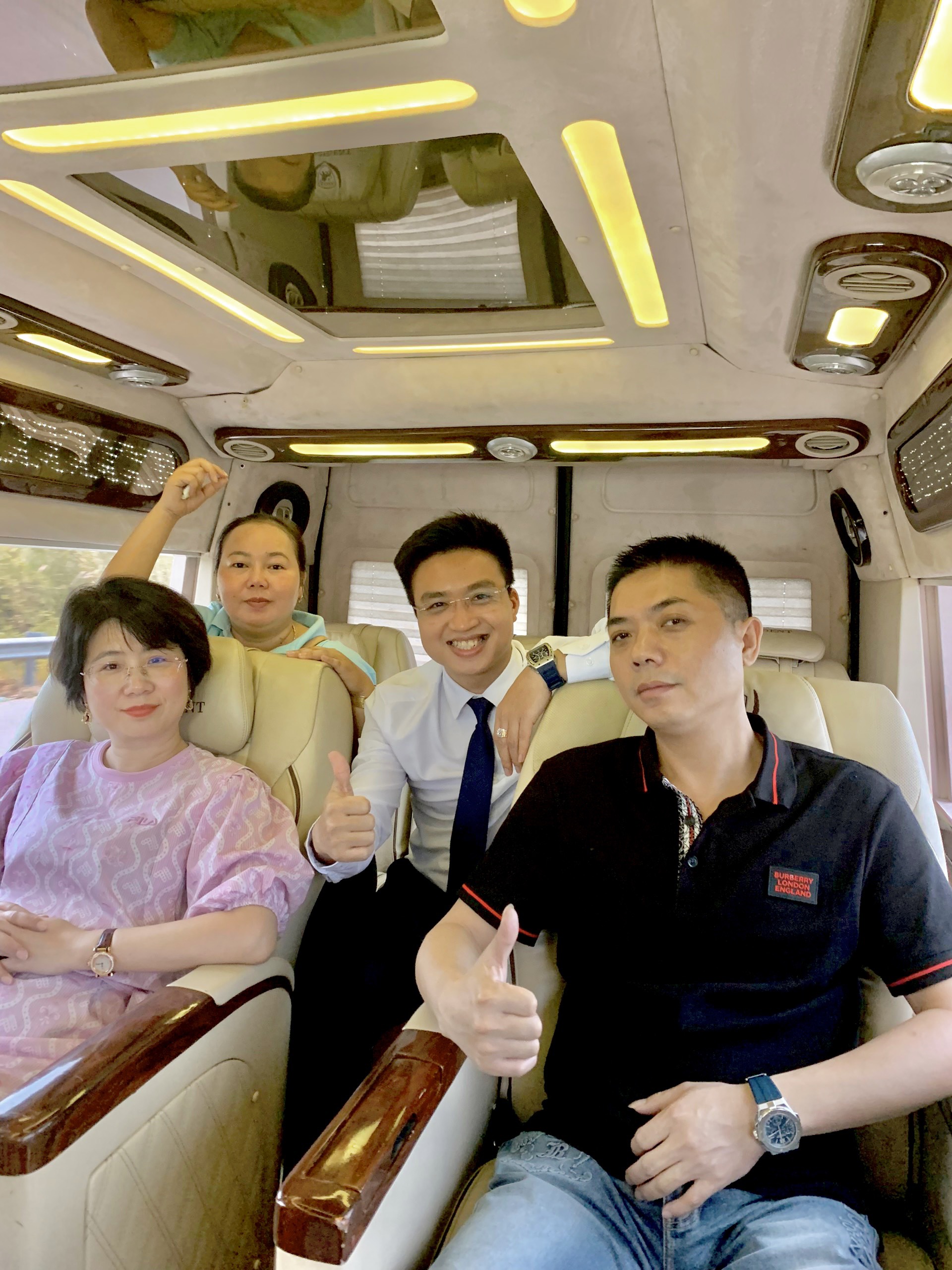 z5348996326253_531874f5f936851491a6f0be6610306a