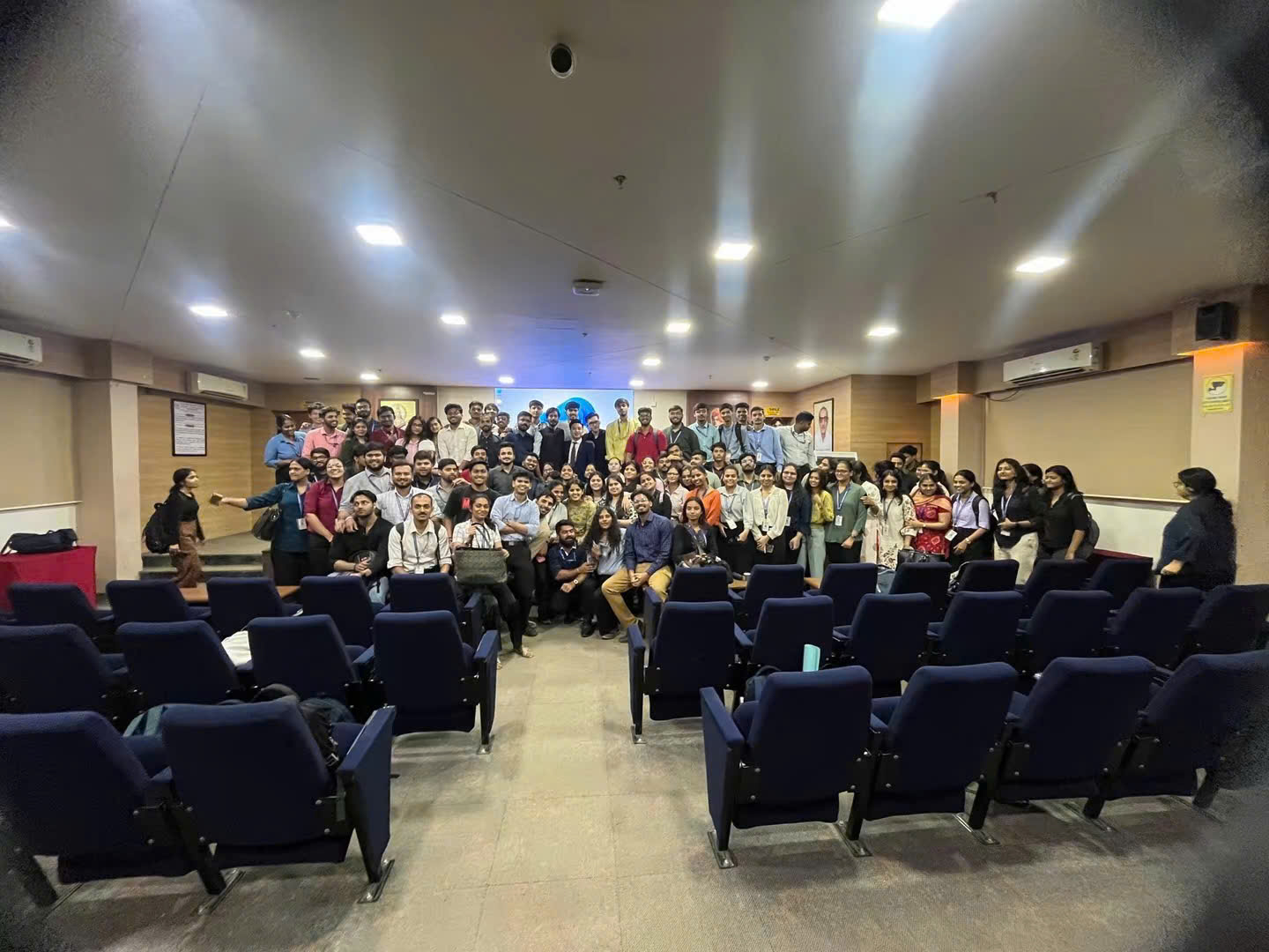 z6496602313636_97f16cf1c9e0636ca0d5bfebc5775333